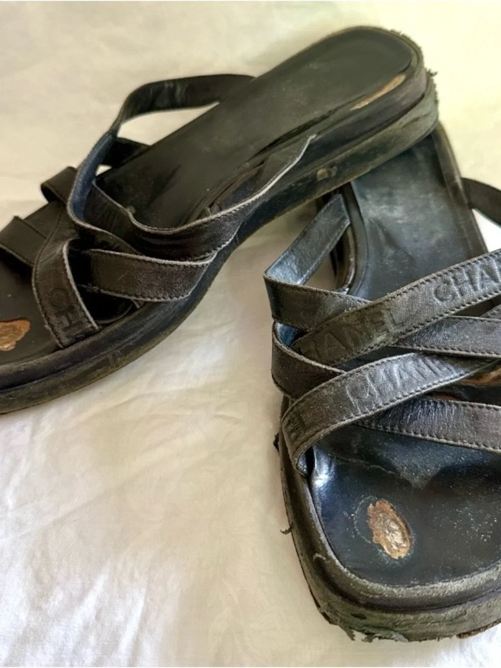 VINTAGE 1990s CHANEL DEBOSSED LOGO PLATFORM SANDALS CROSSOVER STRAPS BLACK 38
